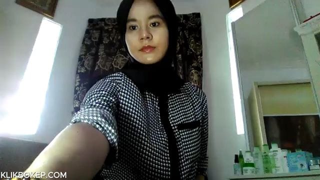 Bokep Indo Hijabers Busty Muslimawear Bergoyang Erotis Pamer Body Seksi